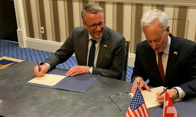 تفاوت و مشابهات بین پیکاپ ویزا و ویزای توریستی آمریکا