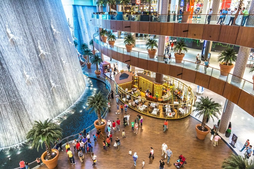 آبشار انسان (The Human Waterfall)