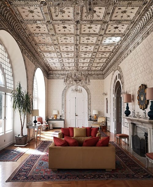 داخل سفارت فرانسه