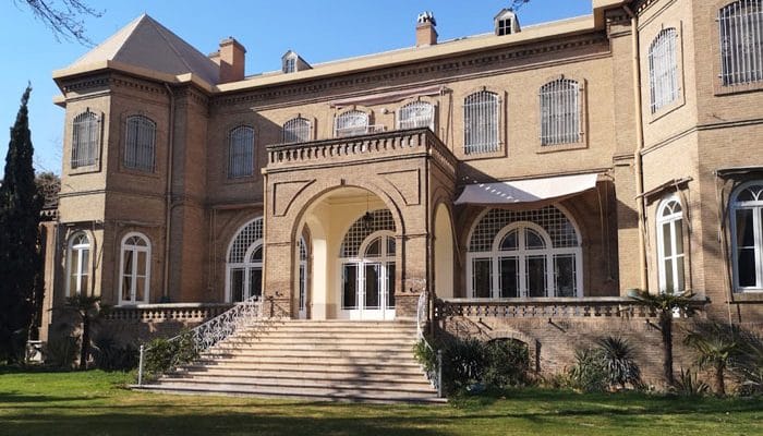 ساختمان داخلی سفارت فرانسه در تهران