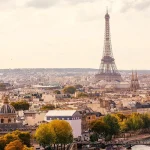 نمایی از شهر پاریس و برج ایفل