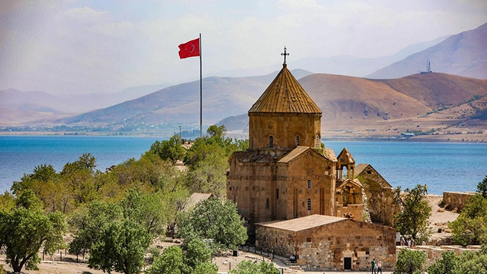 بنای تاریخی در شهر وان