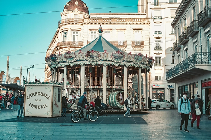 خیابان و مغازه های شهر مونت پلیه 