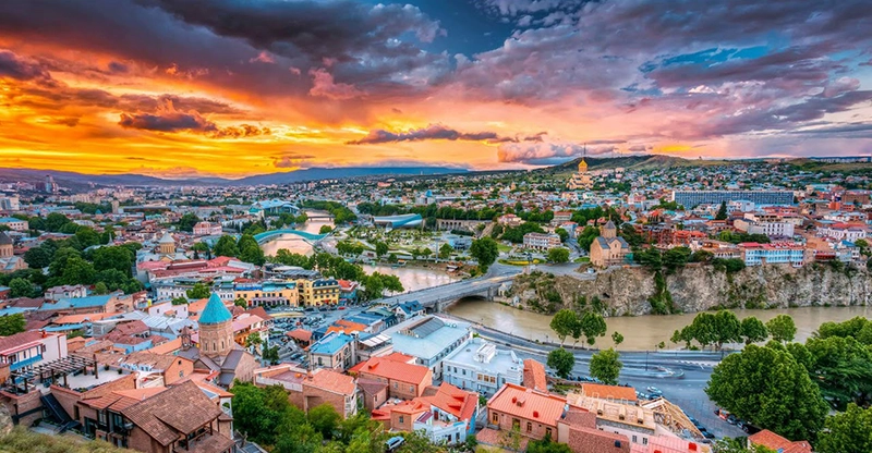 تابستان در تفلیس 